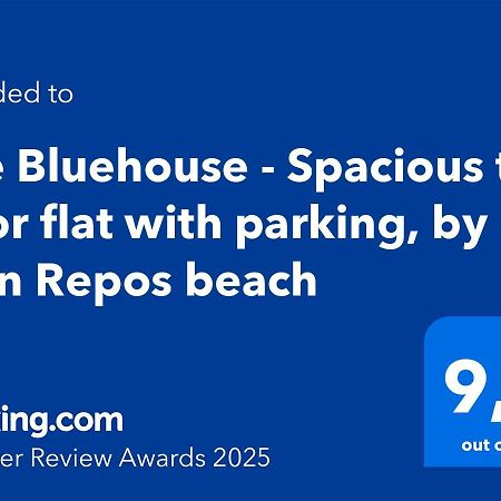 The Bluehouse - Spacious Top Floor Flat With Parking, By Mon Repos Beach Corfu  외부 사진