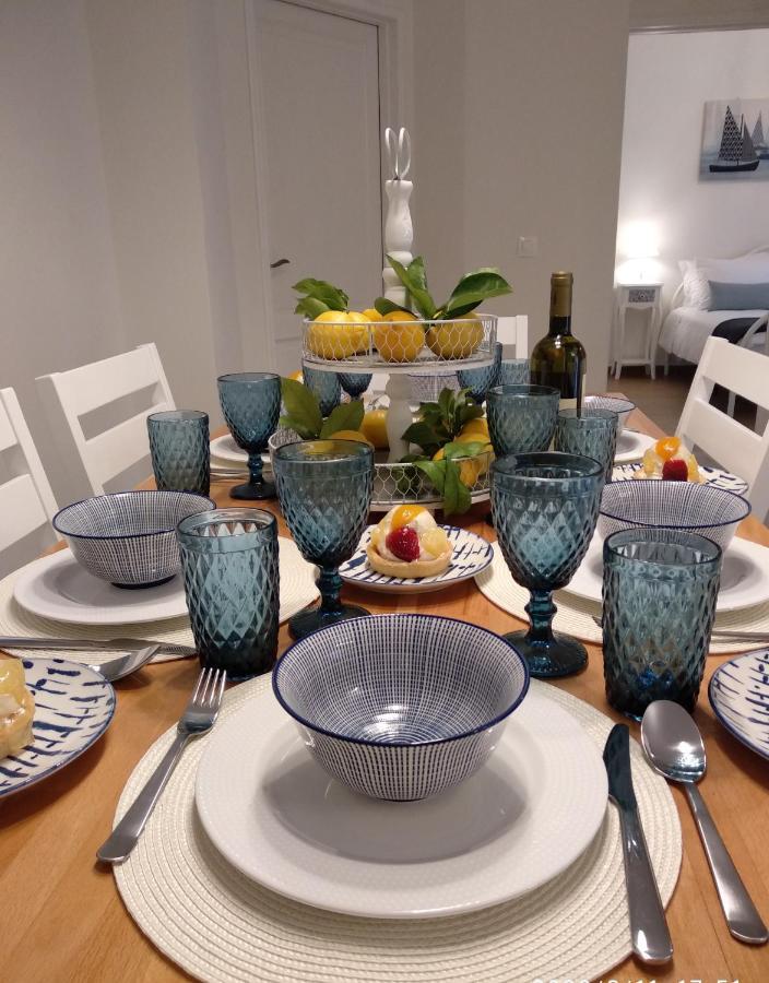 The Bluehouse - Spacious Top Floor Flat With Parking, By Mon Repos Beach Corfu  외부 사진